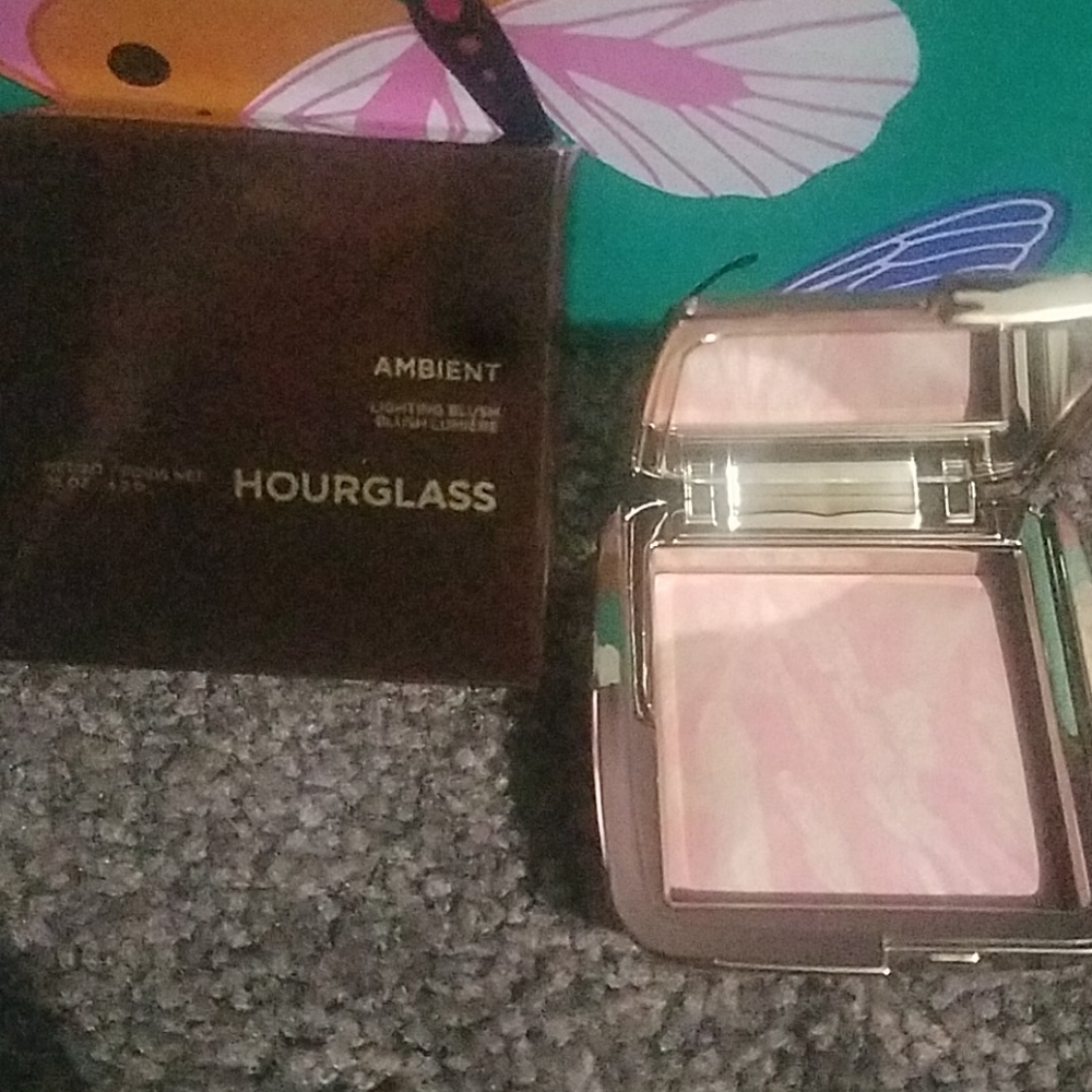 HourGlass Lighting Blush